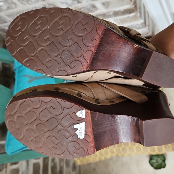 UGG Natalee Tan Leather Mules with Wooden Heel - Picture 5 of 5